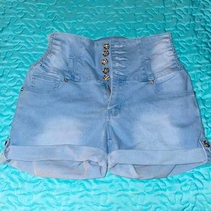 Stretchy tush push Jean shorts never worn